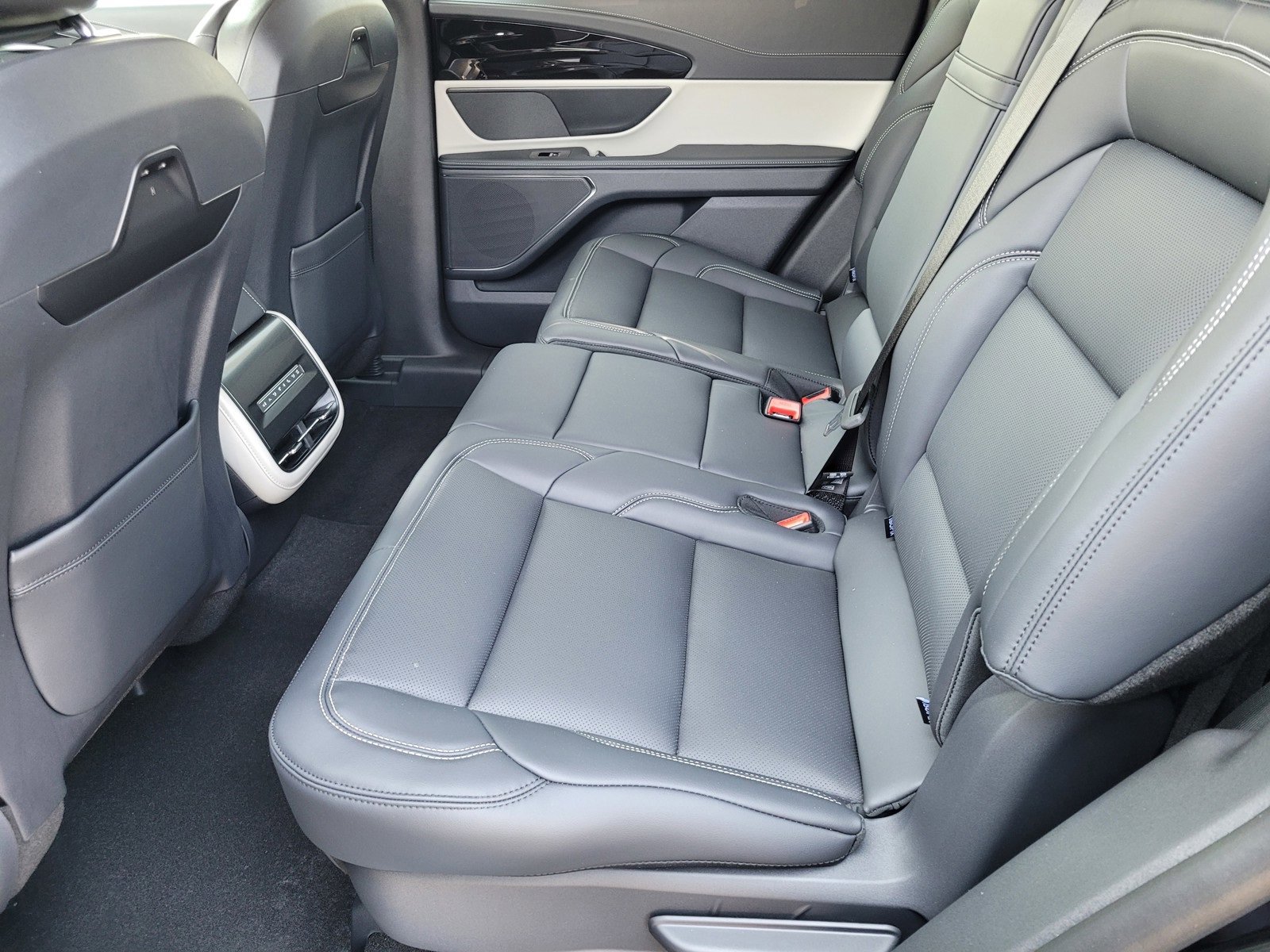 New 2025 Lincoln Nautilus Premier image 7