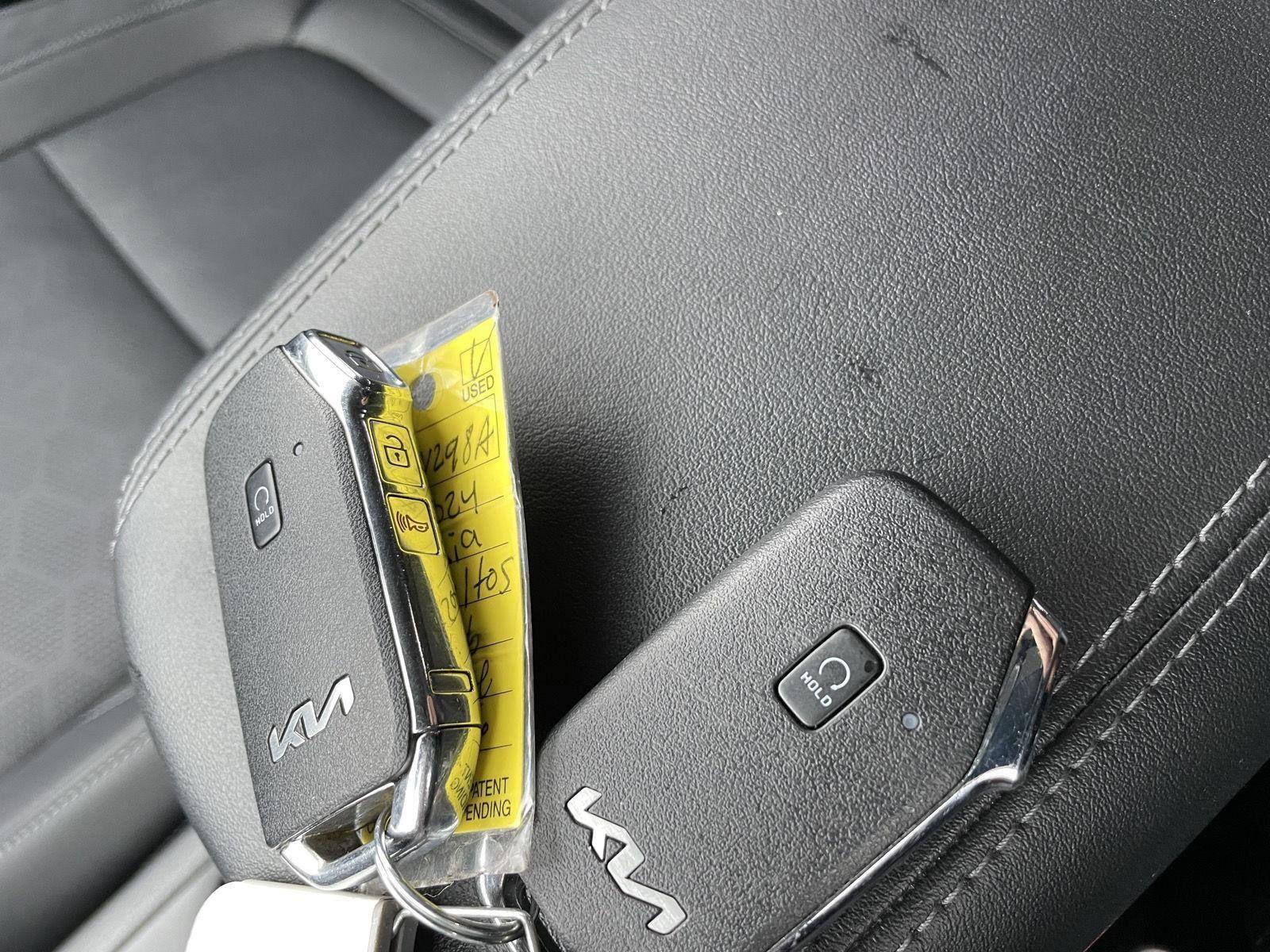 Used 2024 Kia Seltos SX image 32