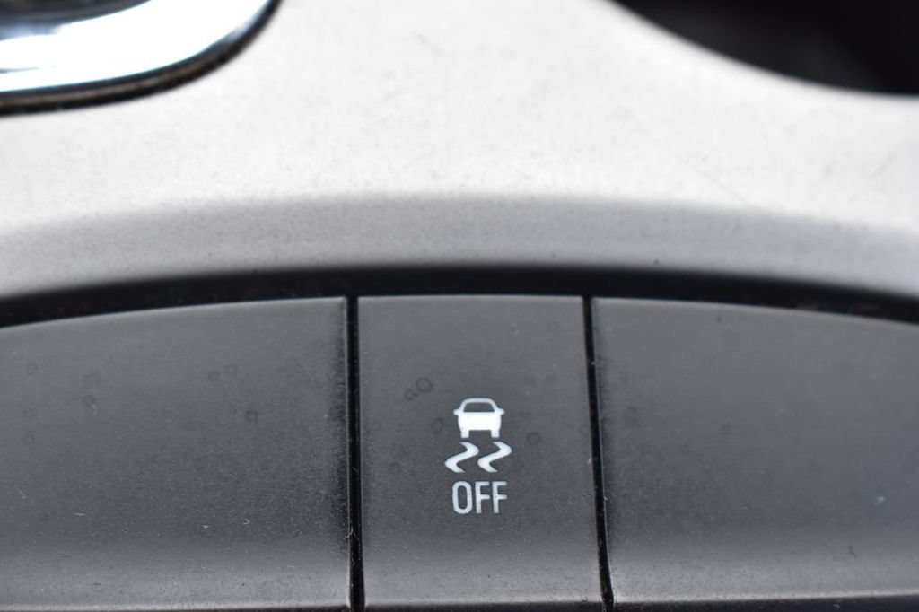 Used 2017 Chevrolet Cruze LS FWD image 34