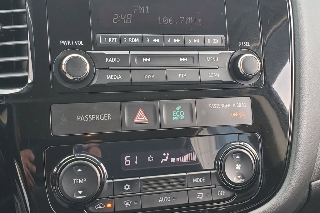 Used 2014 Mitsubishi Outlander ES FWD image 11