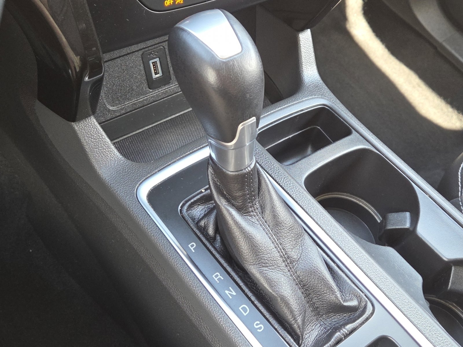 Used 2018 Ford Escape Titanium w/ Ford Safe & Smart Package image 30