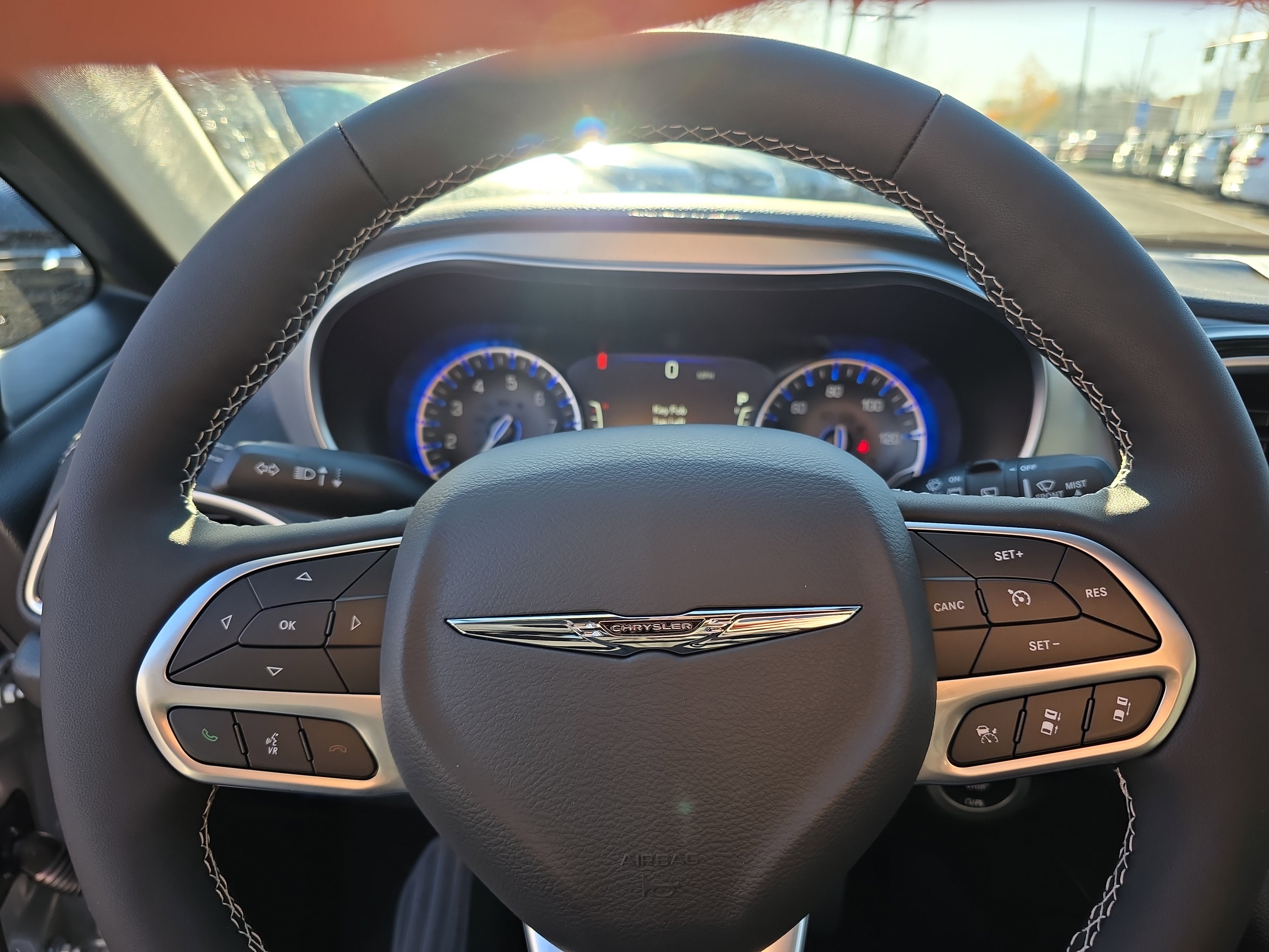 New 2026 Chrysler Pacifica Limited w/ Uconnect Theater Family Group image 8