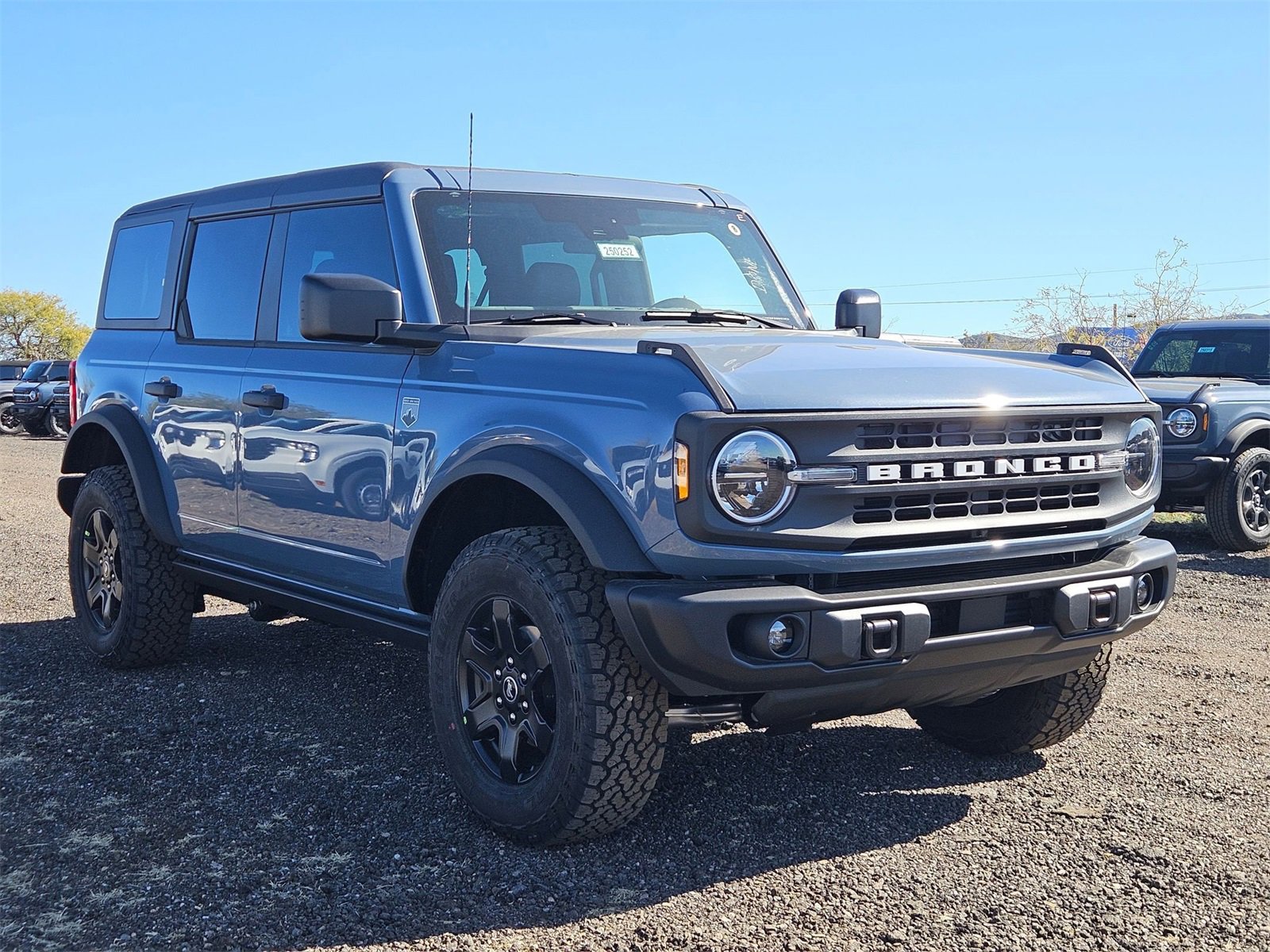 New 2025 Ford Bronco Big Bend w/ Black Diamond Package image 3
