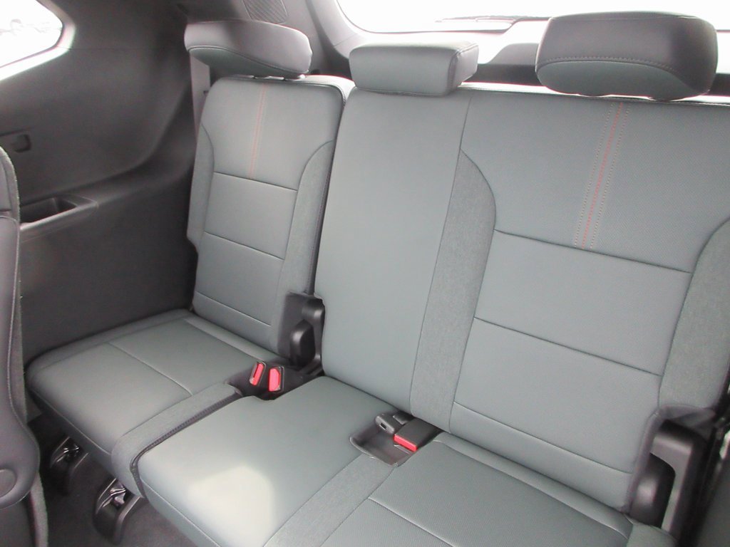 New 2026 GMC Acadia AT4 w/ Luxury Package image 15