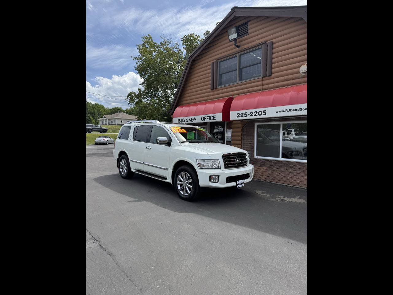 Used 2010 INFINITI QX56 4WD w/ Technology Pkg image 1
