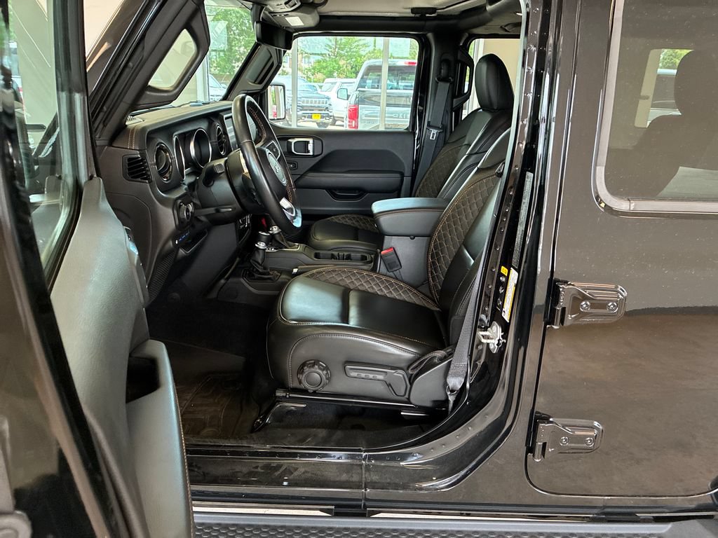 Used 2022 Jeep Wrangler Unlimited Sahara AWD/4WD image 10