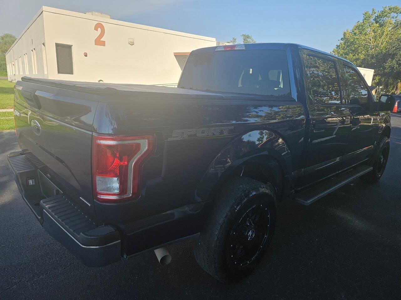 Used 2015 Ford F150 XLT RWD image 13
