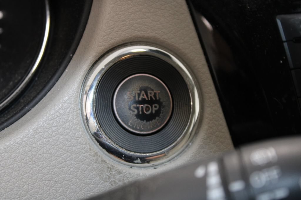 Used 2020 Nissan Rogue Sport SV FWD image 24