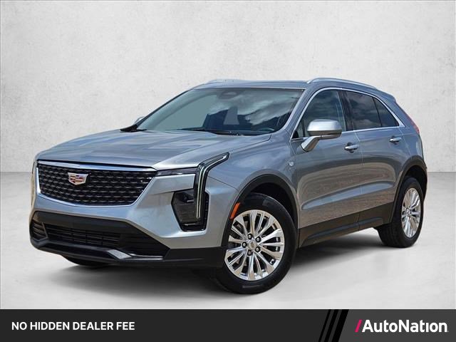 Used 2024 Cadillac XT4 Luxury w/ Cold Weather Package FWD image 1