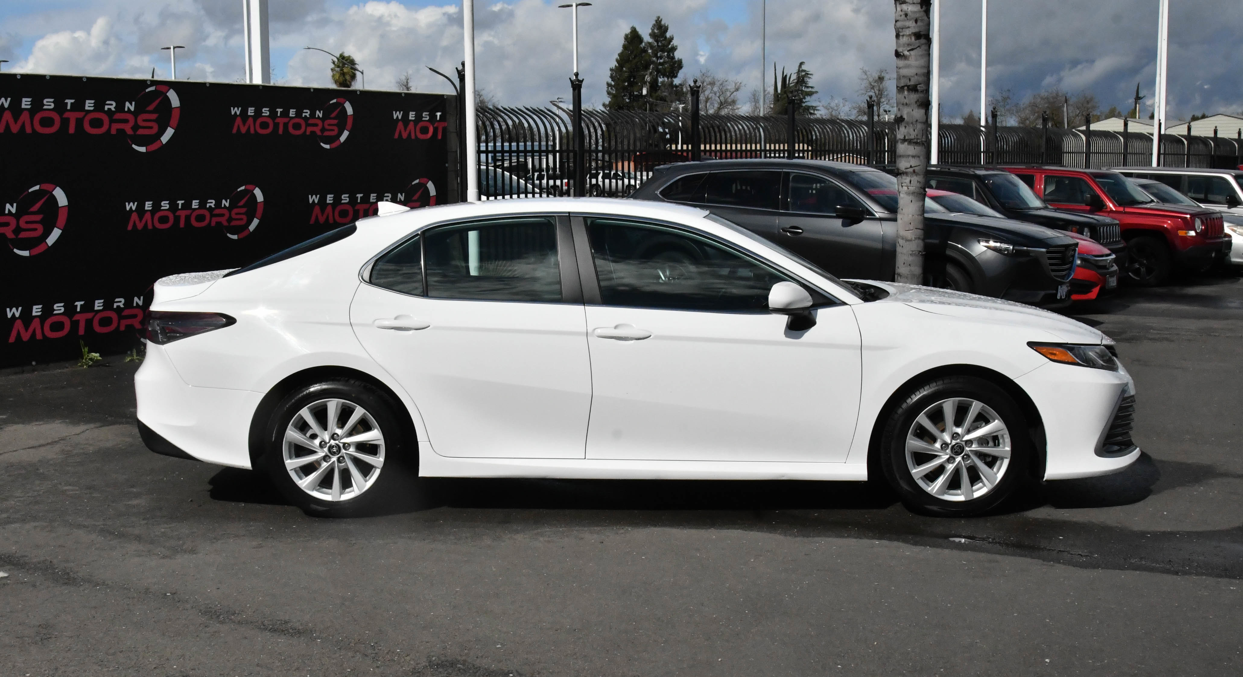 Used 2024 Toyota Camry LE image 9