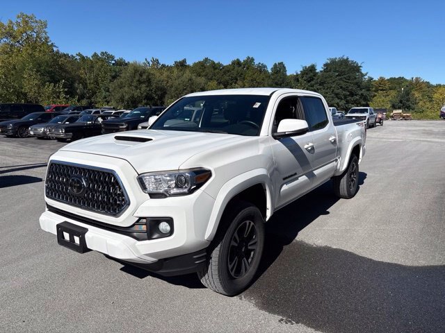 Used 2019 Toyota Tacoma TRD Sport AWD/4WD image 3