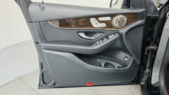 Used 2020 Mercedes-Benz GLC 300 GLC 300 image 11