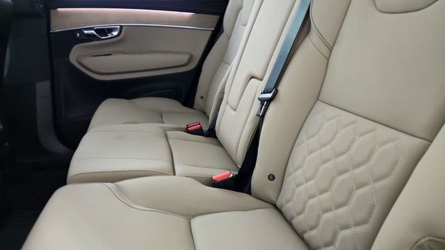 New 2026 Volvo XC90 T8 Plus w/ Protection Package Premier AWD/4WD image 28