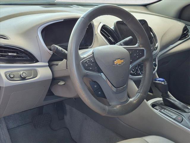 Used 2018 Chevrolet Volt LT w/ LT Driver Confidence Package FWD image 2