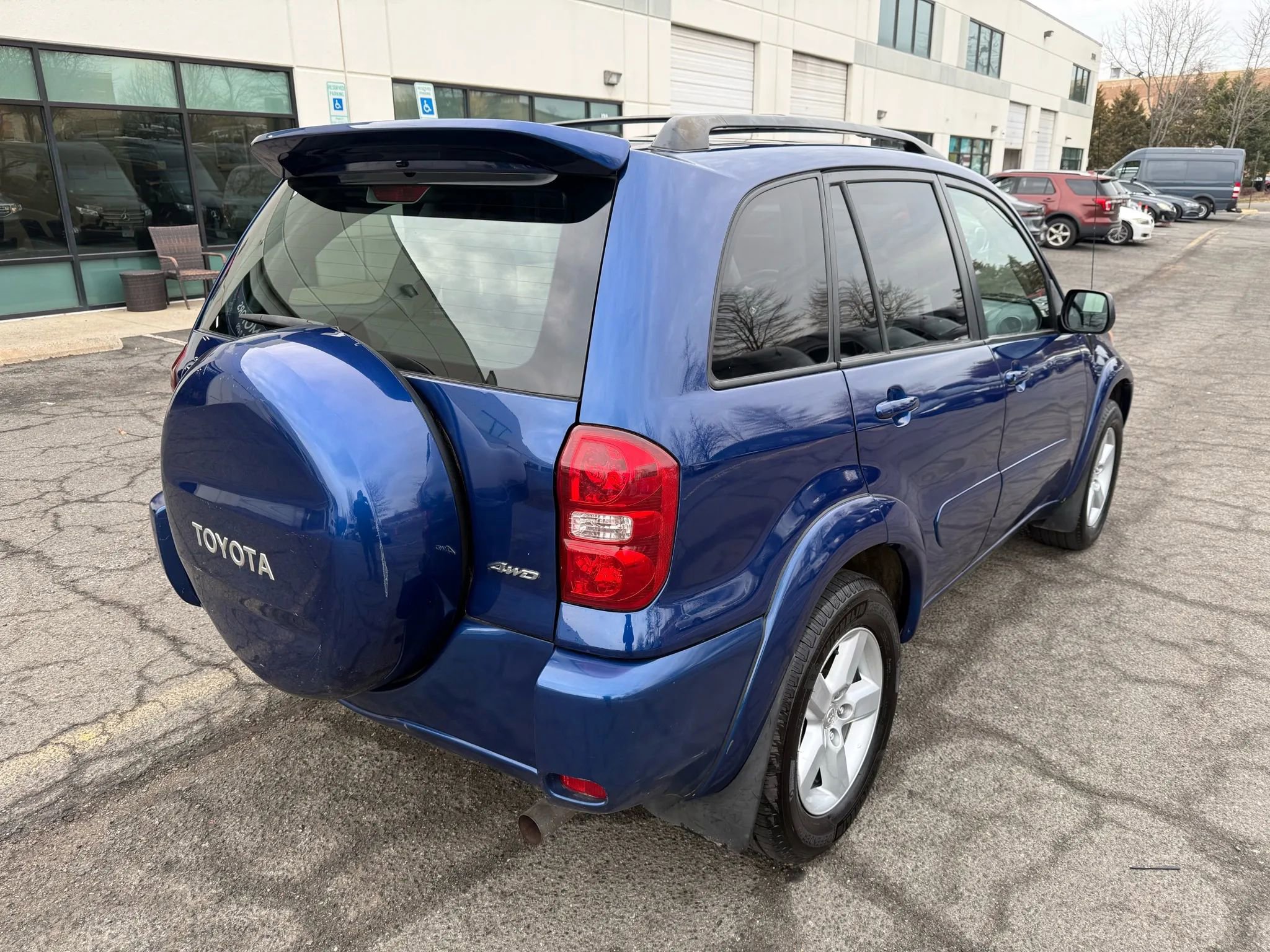 Used 2004 Toyota RAV4 Sport Utility 4D image 4