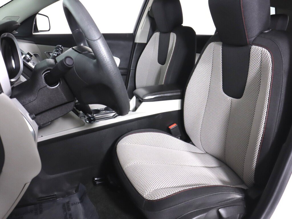 Used 2017 Chevrolet Equinox LT FWD image 25
