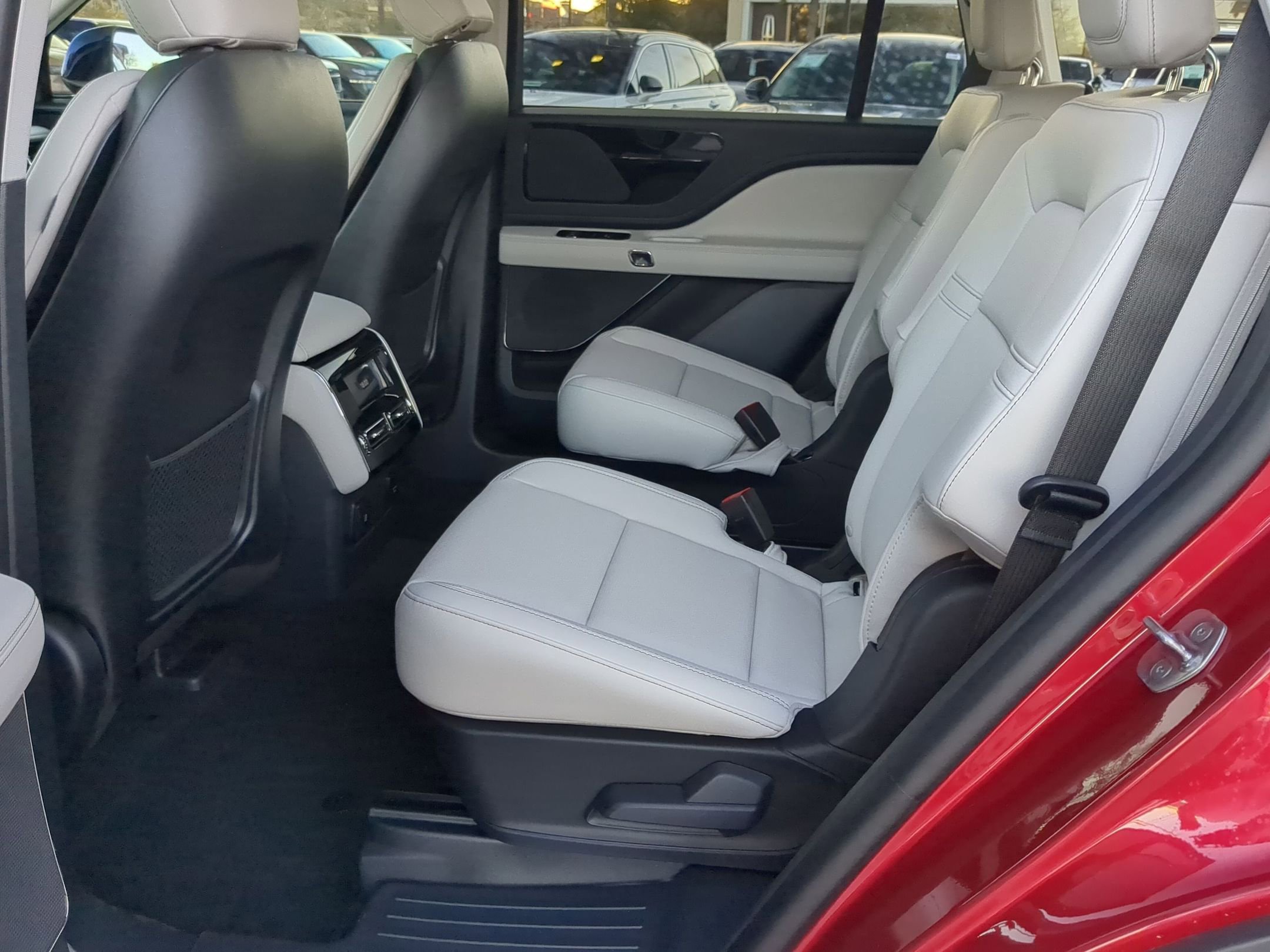 New 2026 Lincoln Aviator 2WD image 21