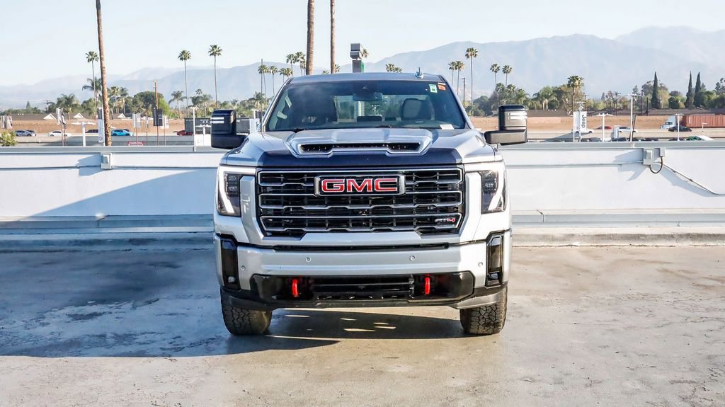 Used 2025 GMC Sierra 2500 AT4 image 3