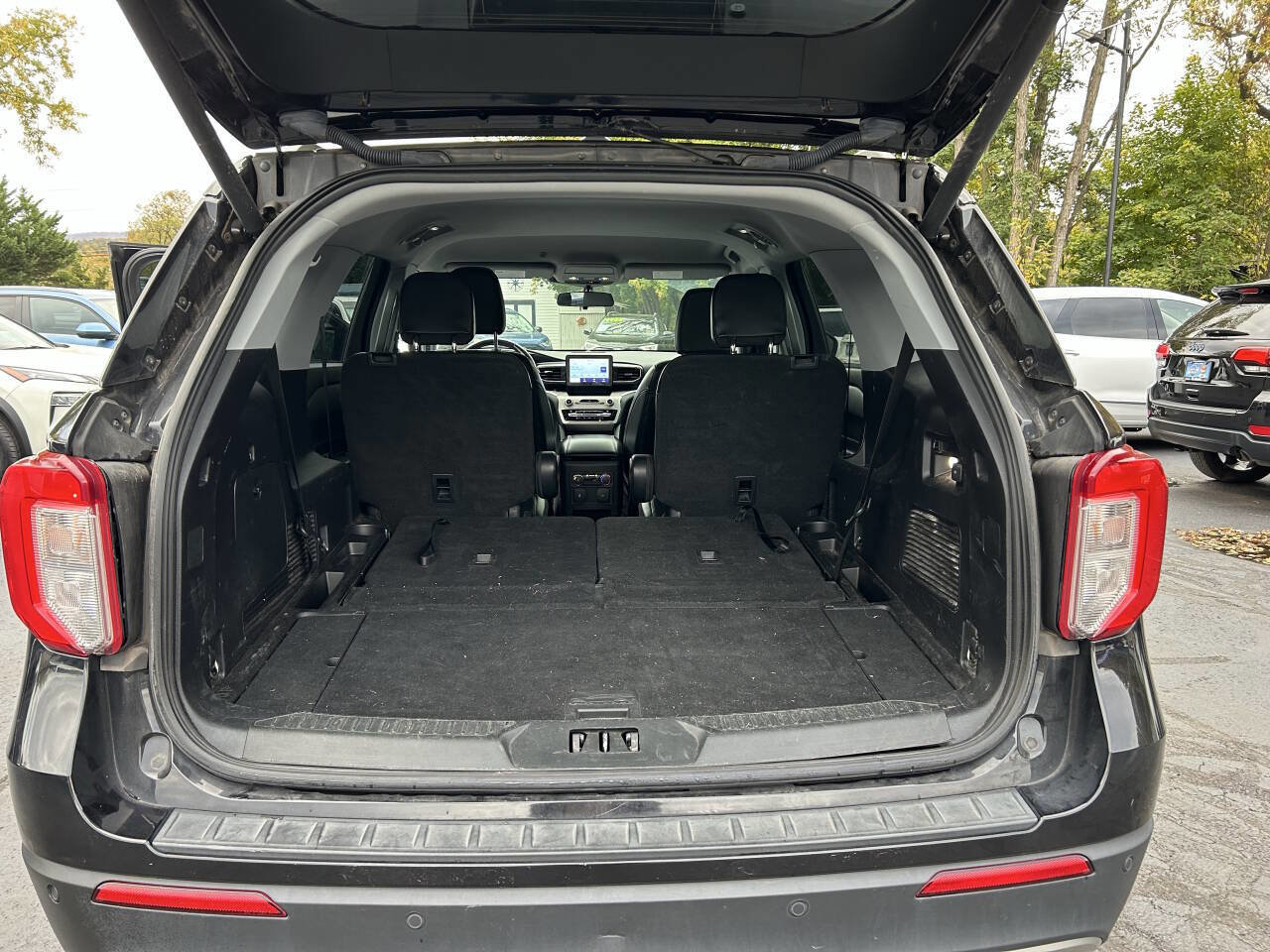 Used 2021 Ford Explorer XLT w/ Equipment Group 202A image 28