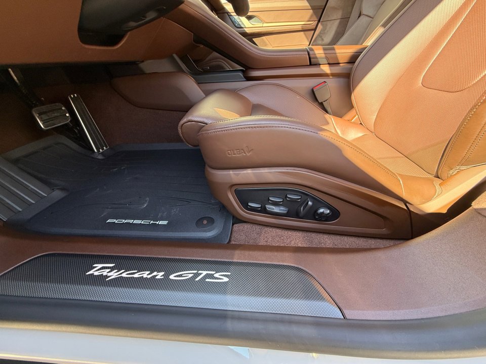 New 2026 Porsche Taycan GTS image 25