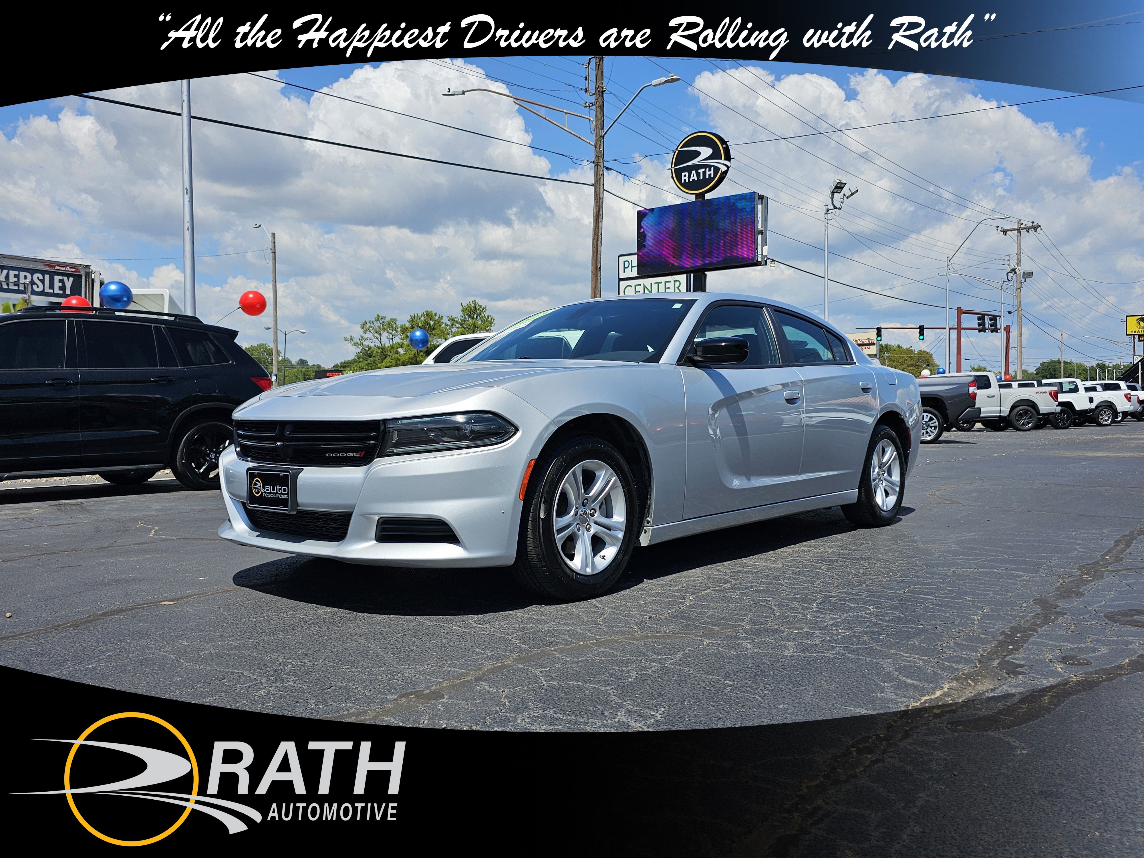Used 2023 Dodge Charger SXT image 3