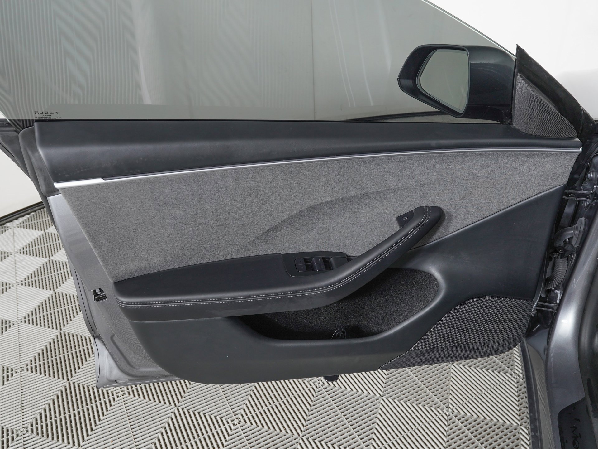 Used 2025 Tesla Model 3 Long Range image 16