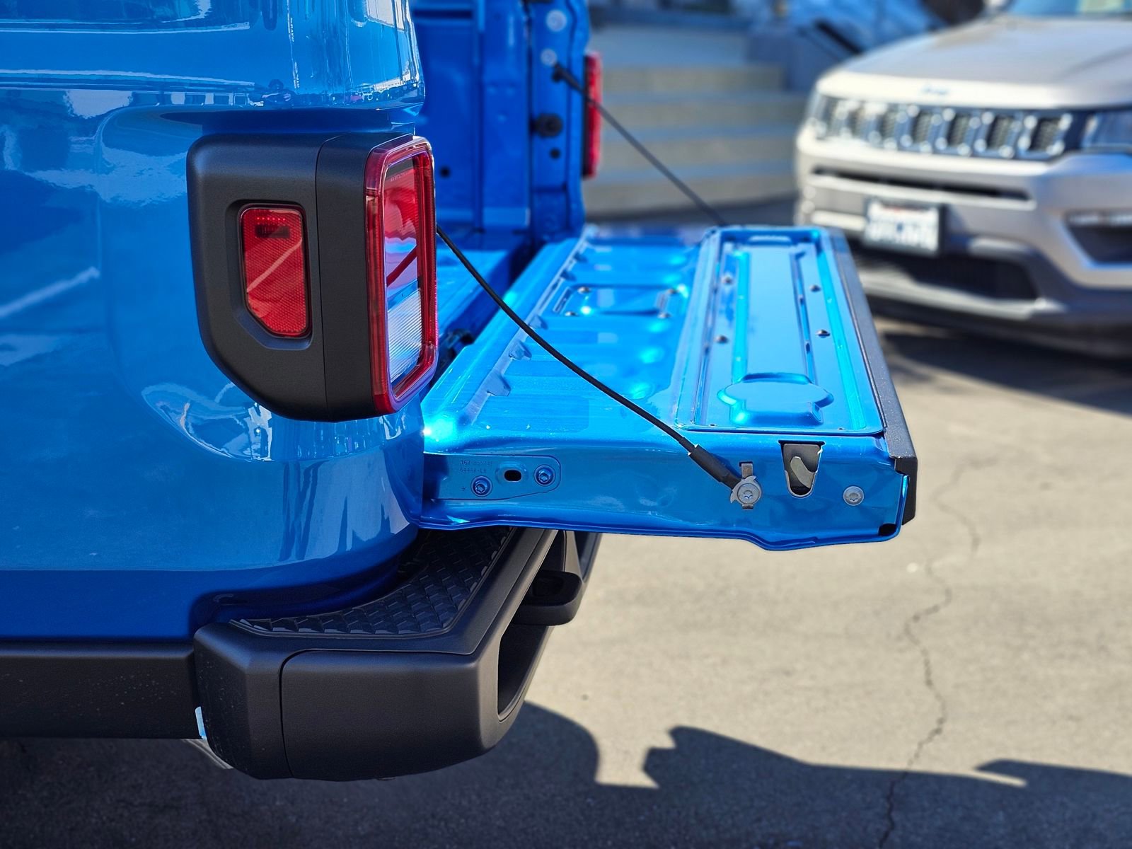 New 2026 Jeep Gladiator Sahara image 8