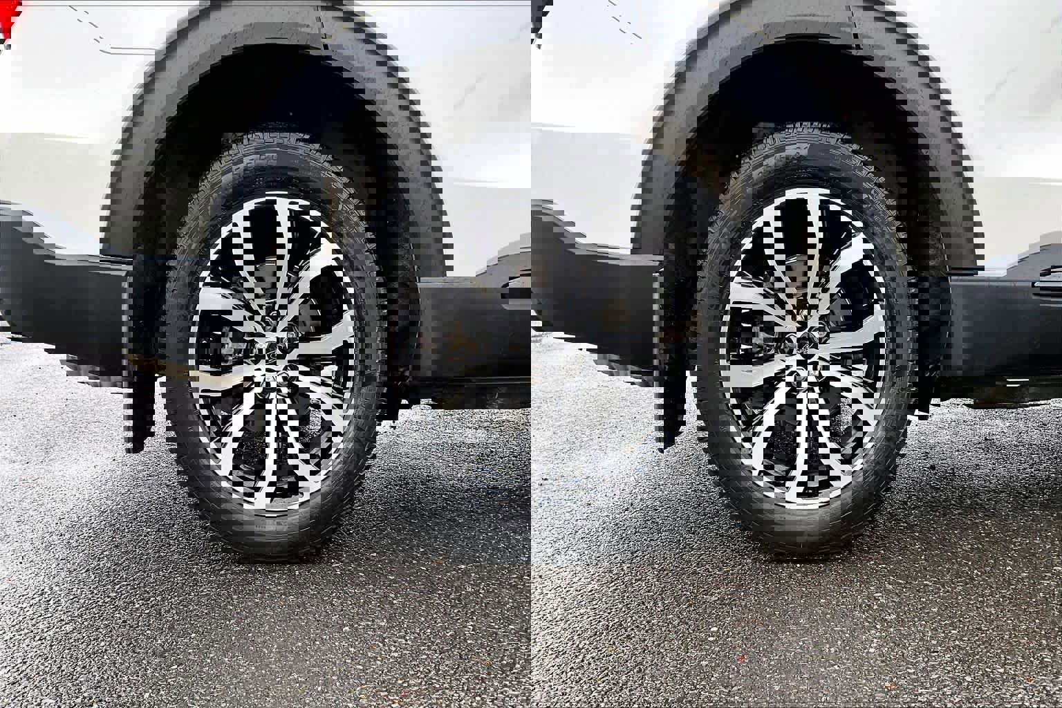 Used 2025 Ford Explorer ST-Line image 38