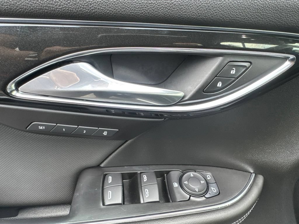 Used 2025 Buick Envision Preferred AWD/4WD image 12