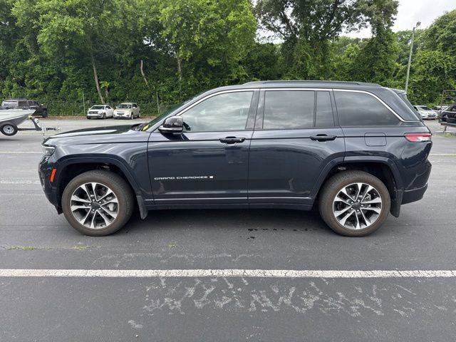 Used 2024 Jeep Grand Cherokee Overland w/ Trailer Tow Package AWD/4WD image 2