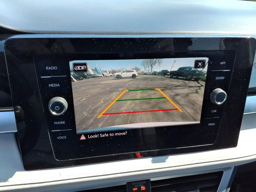 Used 2025 Volkswagen Taos SE AWD/4WD image 10