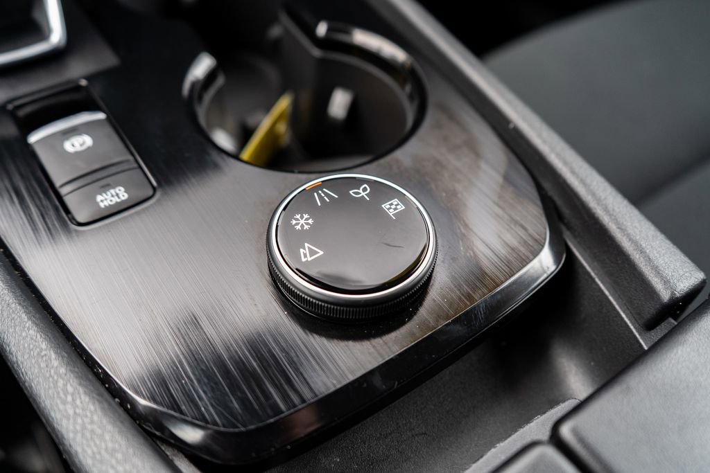 Used 2023 Nissan Rogue S image 28