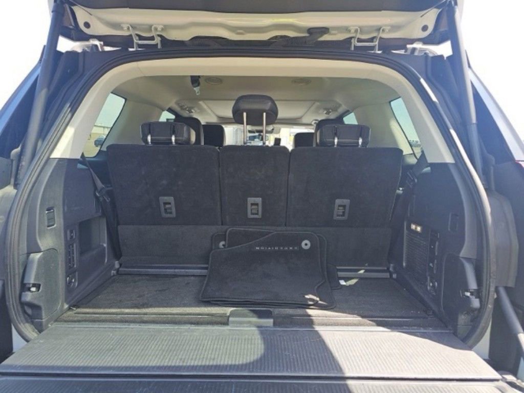 Used 2025 Ford Expedition Platinum AWD/4WD image 18