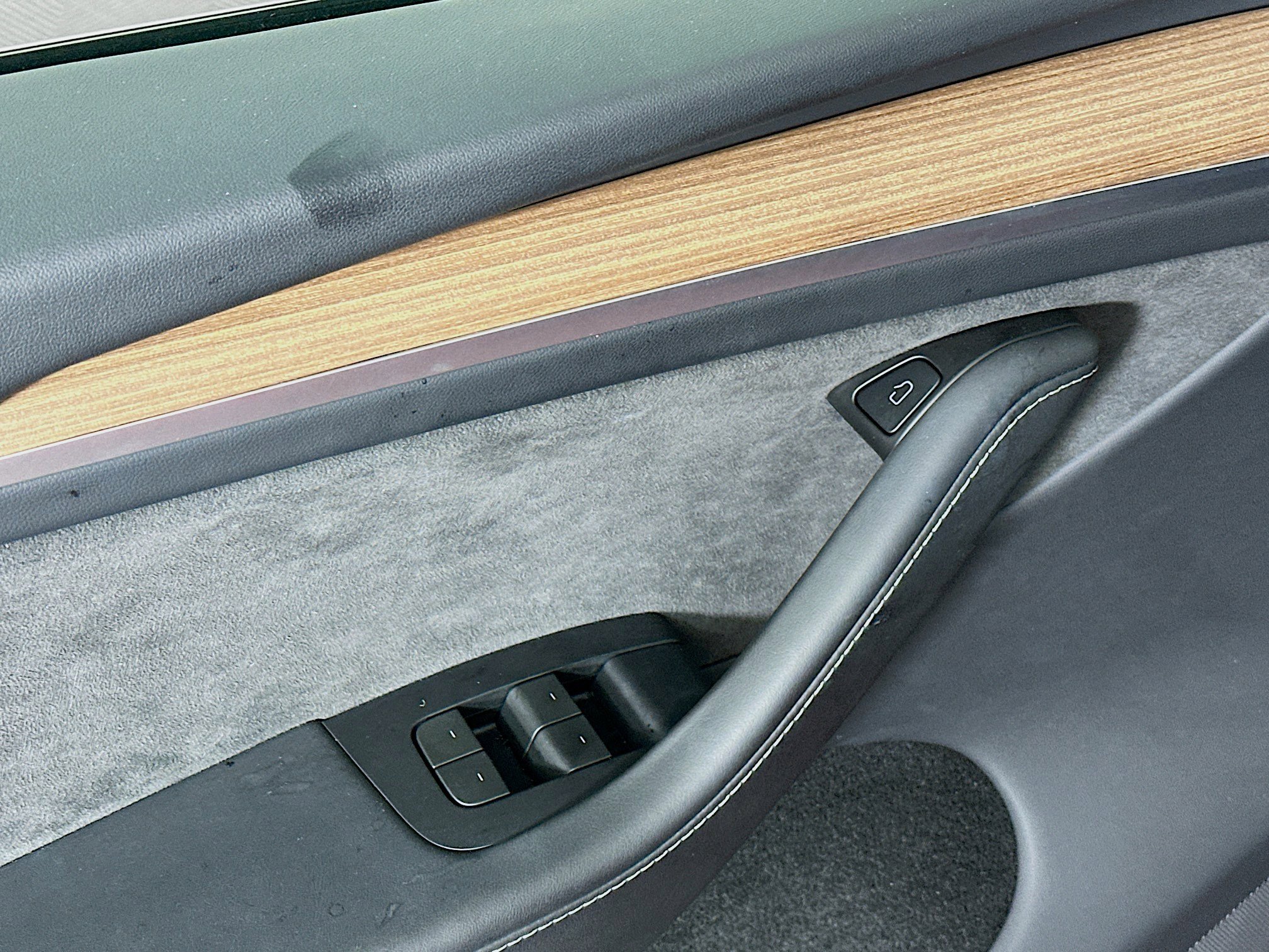 Used 2024 Tesla Model Y Performance image 15