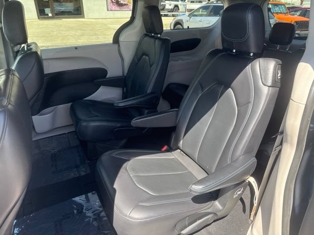 Used 2021 Chrysler Pacifica Touring-L FWD image 26