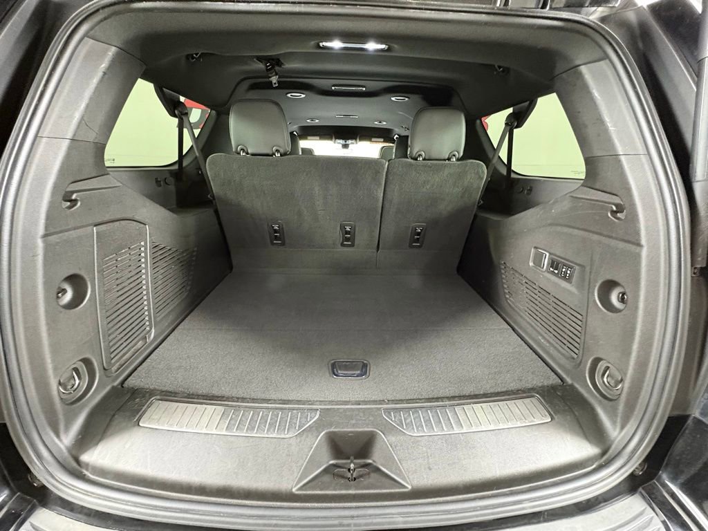 Used 2022 Chevrolet Suburban Premier image 59