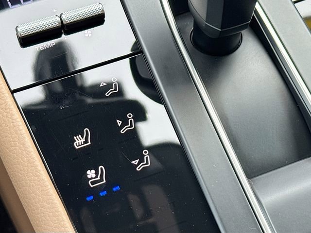 Used 2024 Porsche Macan Turbo image 23