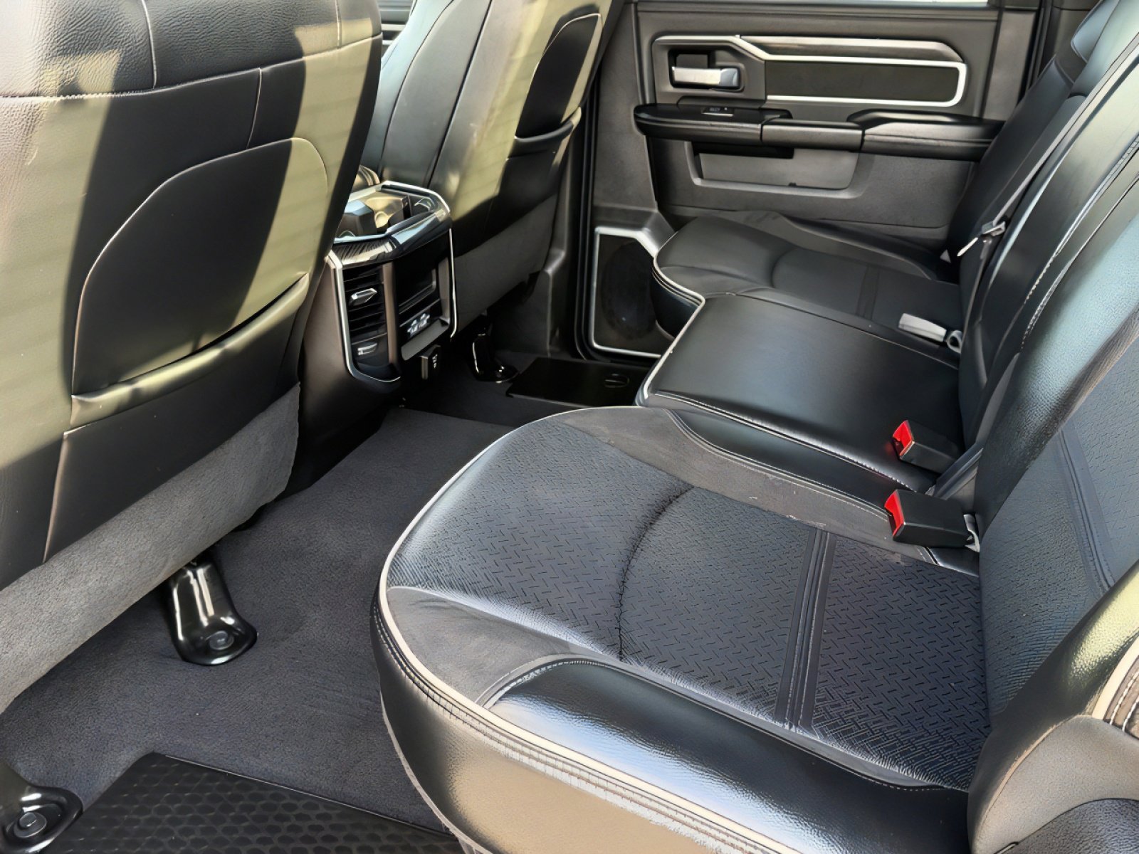 Used 2024 RAM 3500 Laramie w/ Night Edition AWD/4WD image 26