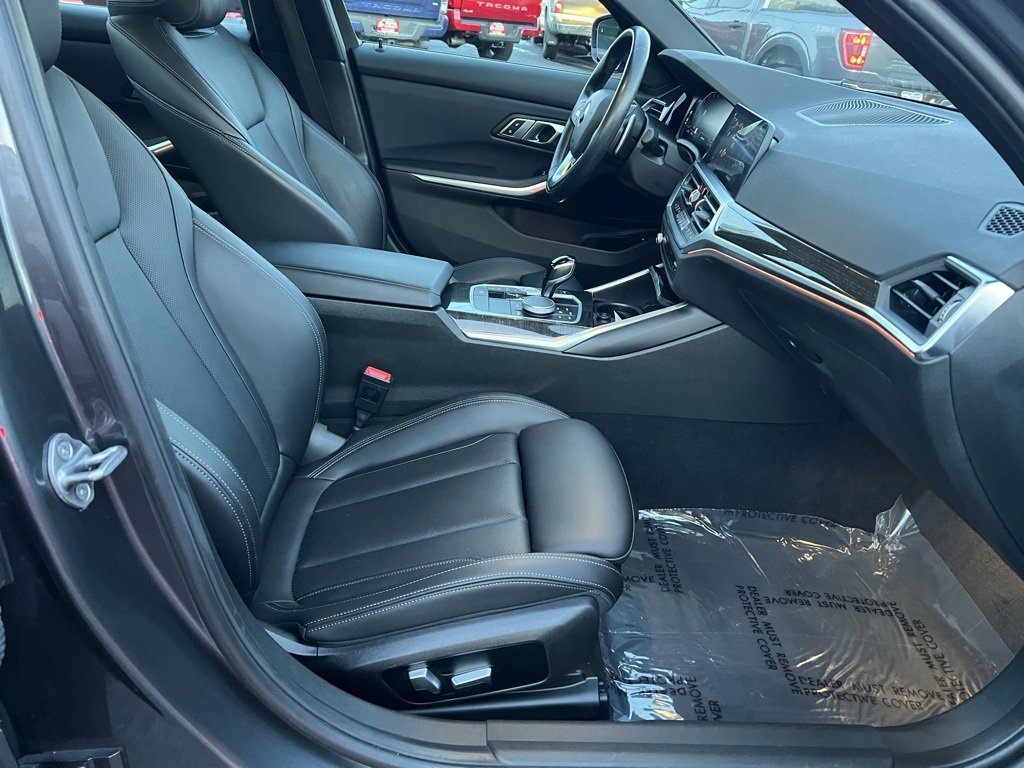 Used 2022 BMW 330i xDrive Sedan w/ Driving Assistance Package image 43