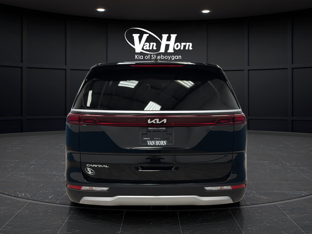Used 2024 Kia Carnival LX FWD image 6