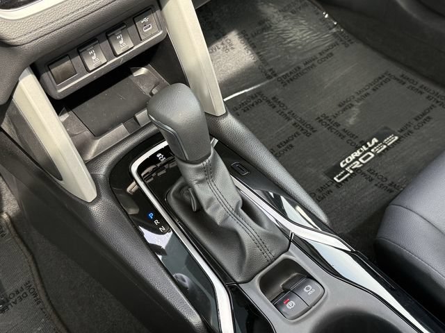Certified 2025 Toyota Corolla Cross XLE w/ Convenience Package FWD image 17