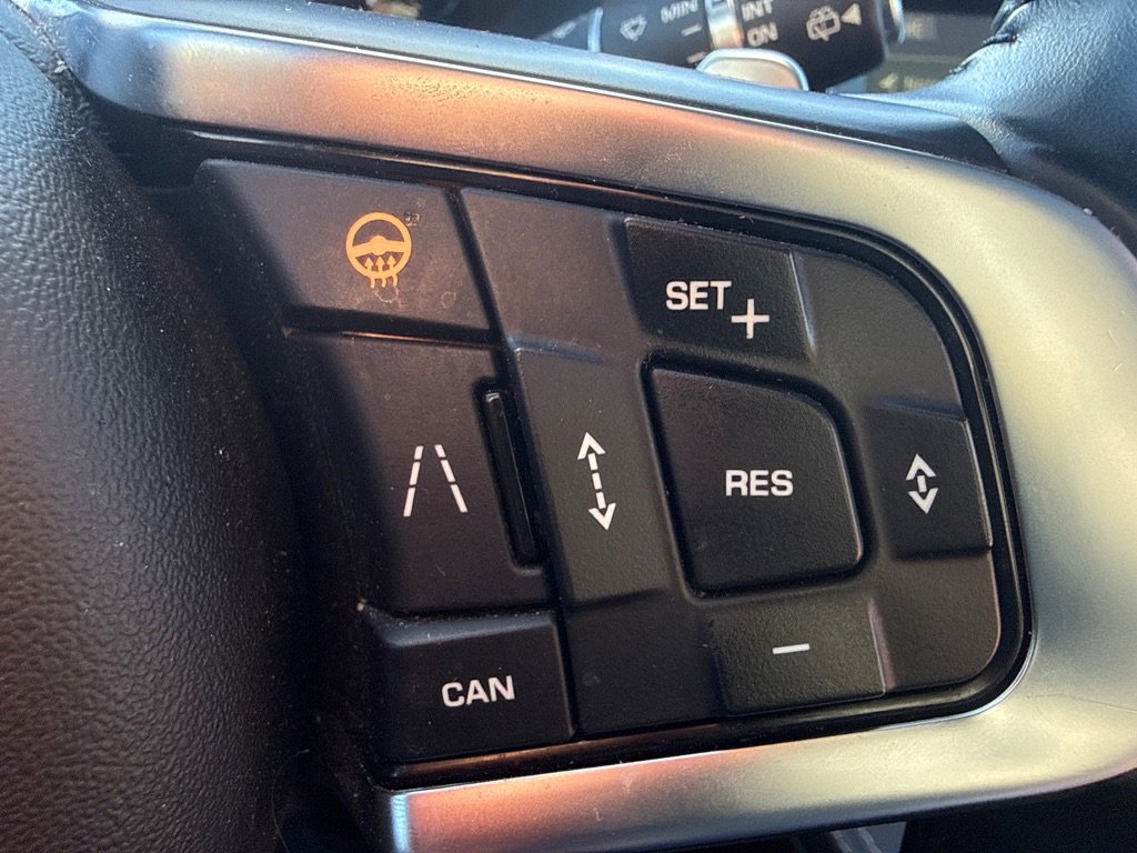 Used 2020 Jaguar F-PACE S image 25