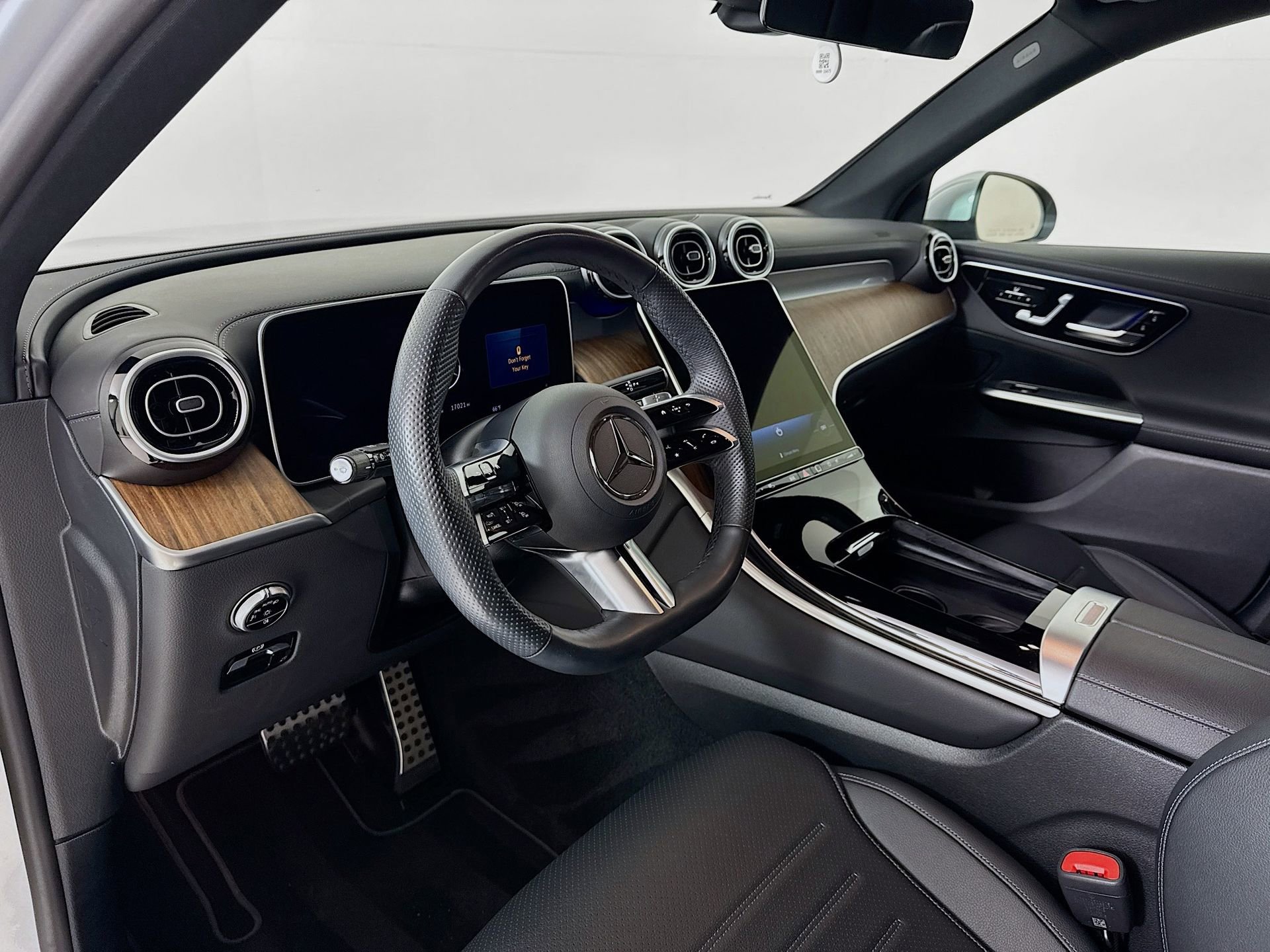 Certified 2025 Mercedes-Benz GLC 300 image 10