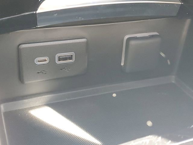 Certified 2023 Buick Envision Essence w/ Sport Touring Package image 30