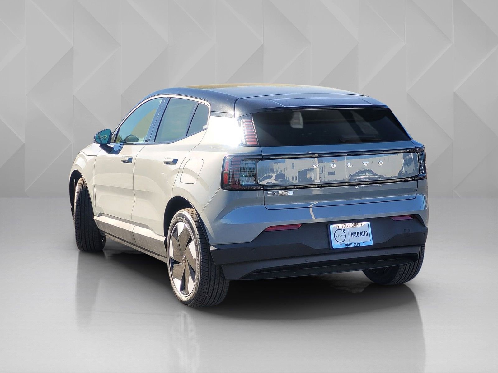 New 2026 Volvo EX30 Plus w/ Protection Package Premier image 4