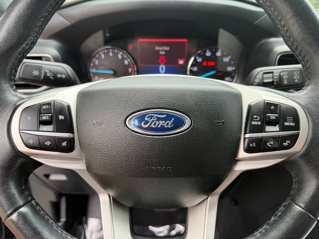 Used 2023 Ford Explorer XLT w/ Equipment Group 202A AWD/4WD image 22