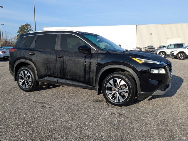 Used 2023 Nissan Rogue SV w/ SV Premium B Package image 2