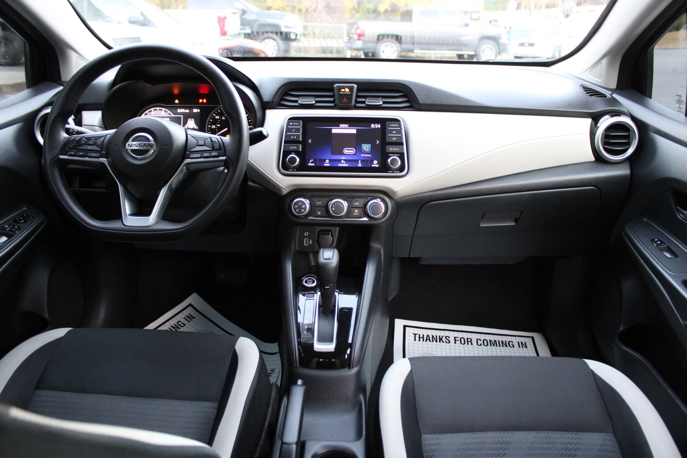 Used 2022 Nissan Versa SV image 10