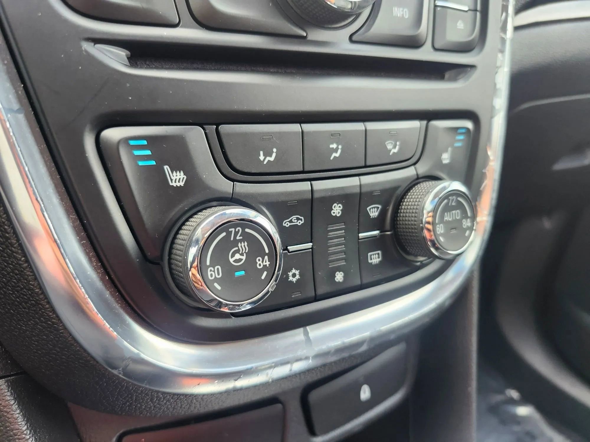 Used 2014 Buick Encore Leather image 21