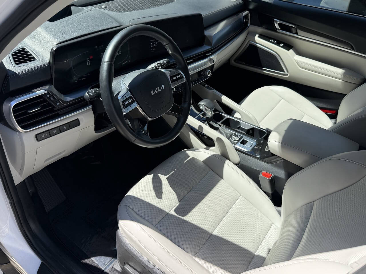 Used 2023 Kia Telluride S AWD/4WD image 14
